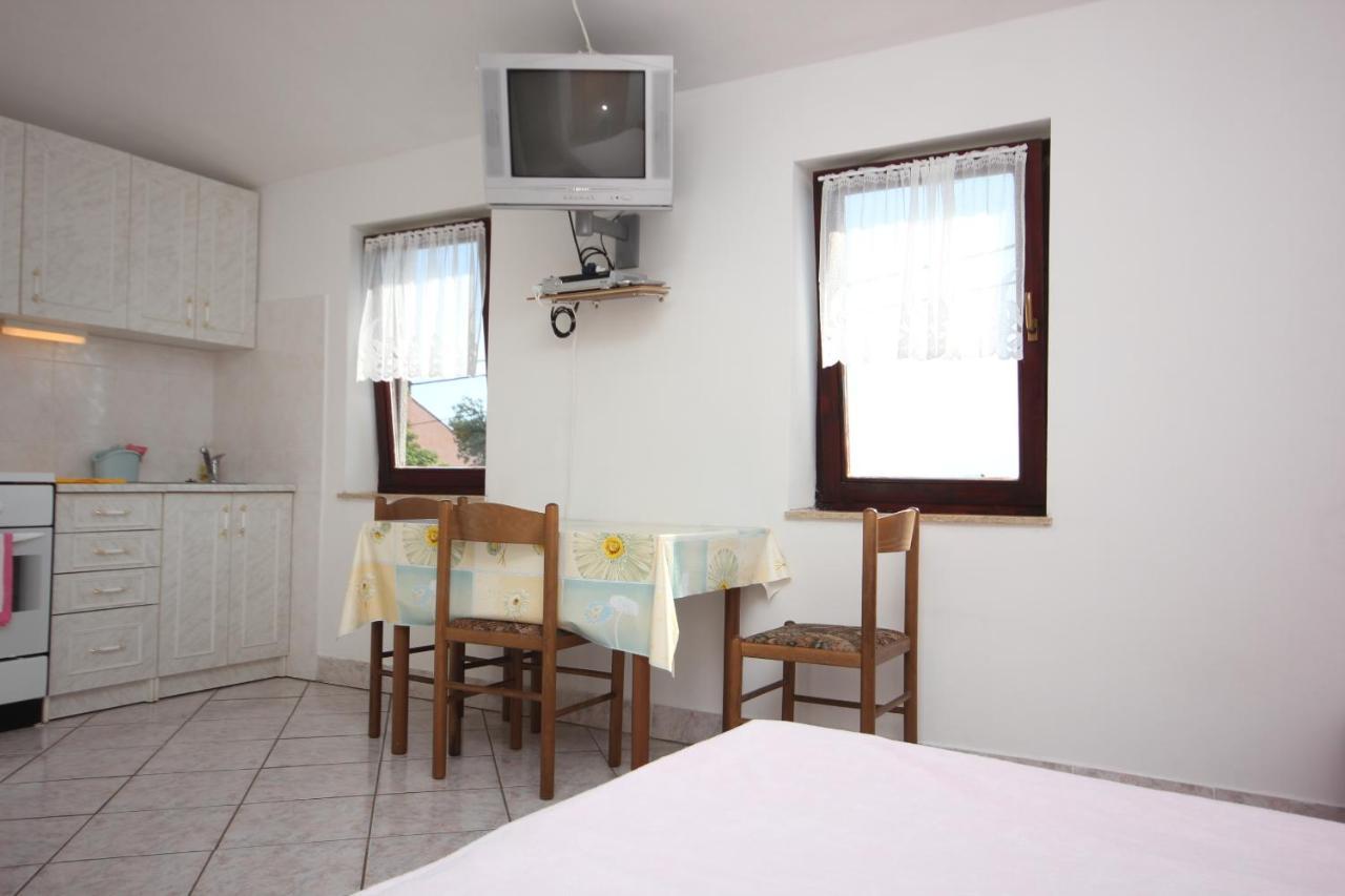 Apartments With A Parking Space Punta Kriza, Cres - 383 Ngoại thất bức ảnh